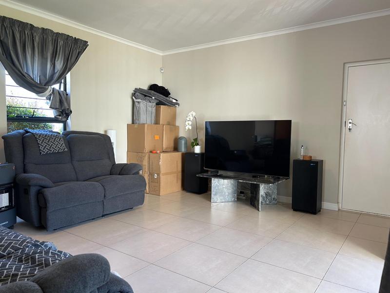 3 Bedroom Property for Sale in Sunningdale Western Cape